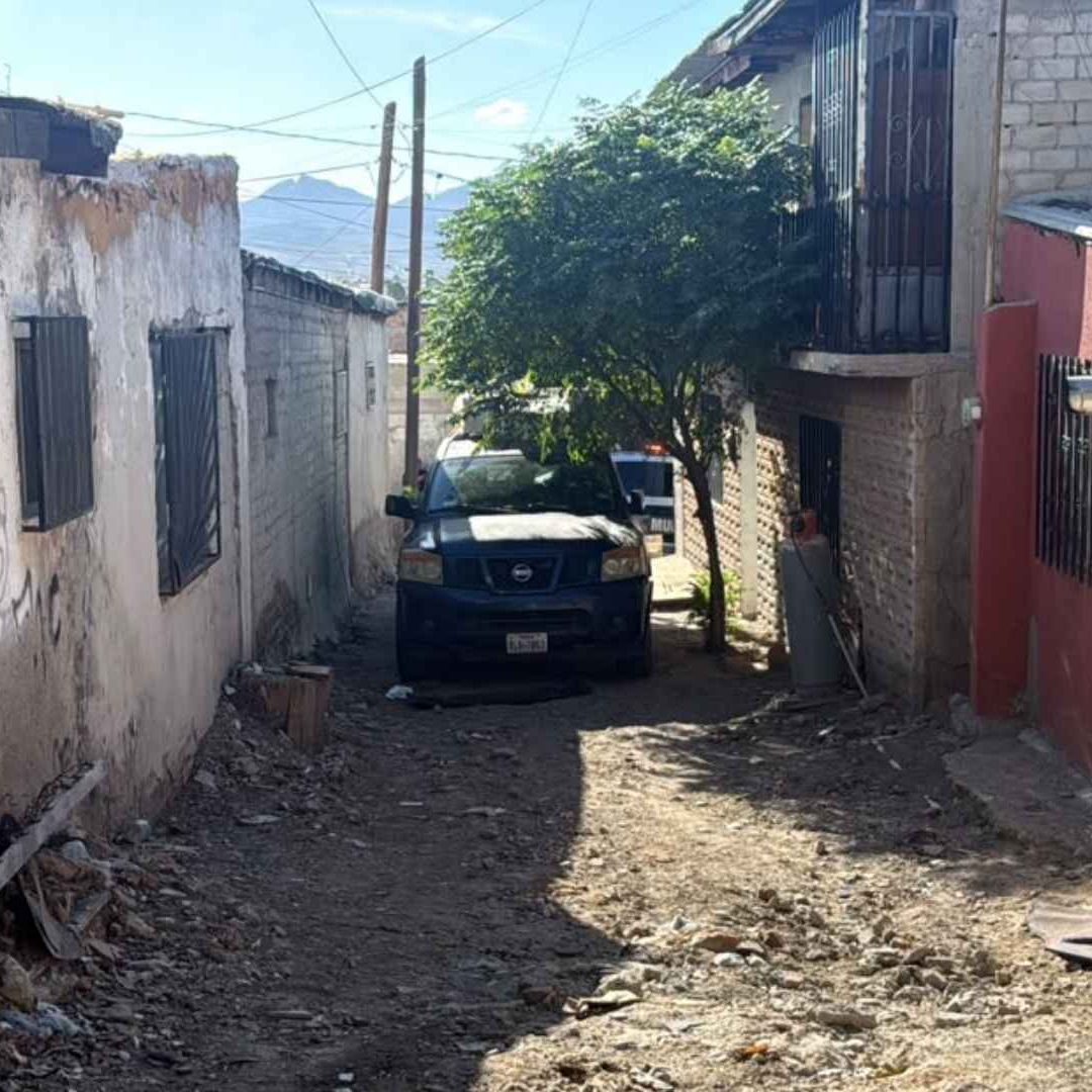 Hallan camioneta con reporte de robo